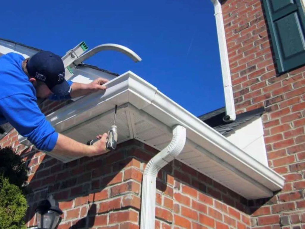 What Are the Common Signs You Need Gutter Repair spring hill