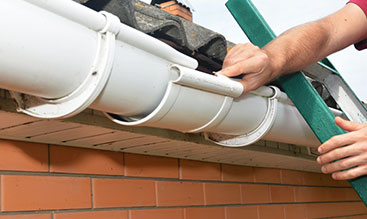 Roof Cleaning in Franklin, TN 4 Keep your Franklin roof clean, safe, and looking great with our professional roof cleaning services. We remove moss, algae, debris, and buildup that can damage shingles, shorten roof life, and affect curb appeal — protecting your home from leaks and costly repairs.