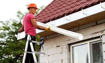 Gutter Repair Services in Franklin, TN 4 Franklin homeowners trust us to repair gutters damaged by storms, heavy rain, and falling leaves. Franklin homeowners rely on our gutter repair services to fix leaks, sagging gutters, and drainage failures caused by Heavy Rain and seasonal storms. Our expert team fixes leaks, sagging, and clogs quickly, keeping water flowing safely away from your home and protecting your foundation year-round.